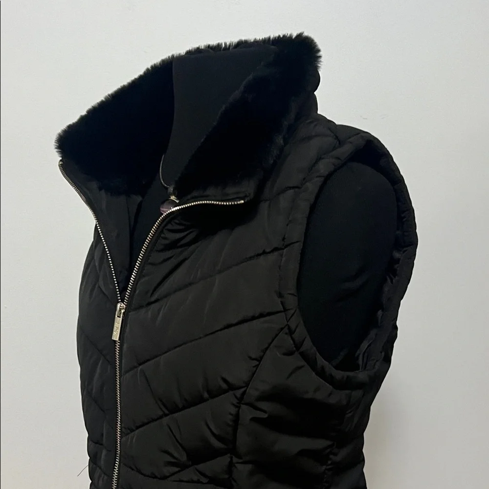 Elie Tahari Black Quilted Vest with Faux Fur Trim - Picture 5 of 7